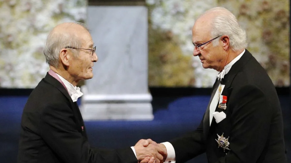Japanese scientist Yoshino accepts Nobel Prize at ceremony