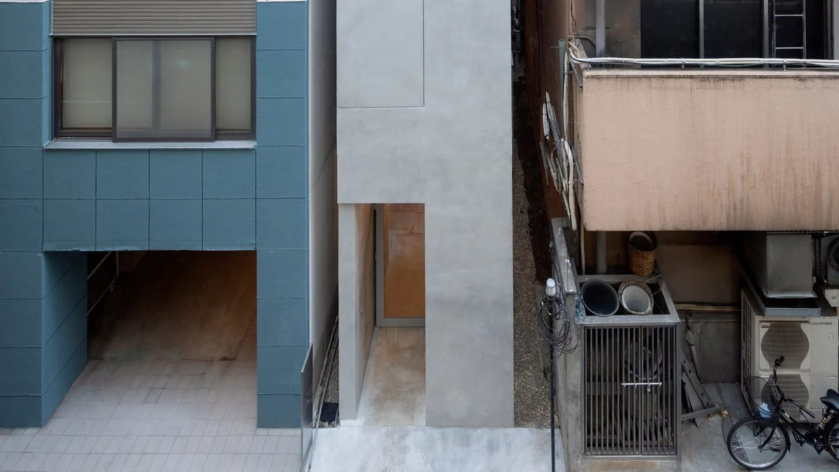 SO&CO slots skinny office block into alley in Tokyo