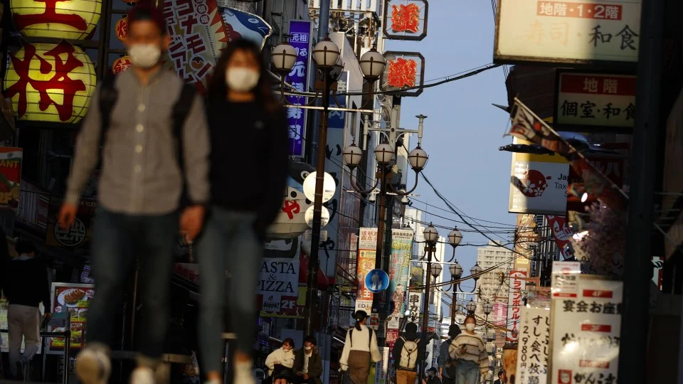 Japan approves nearly $1 tril. package to cushion coronavirus impact
