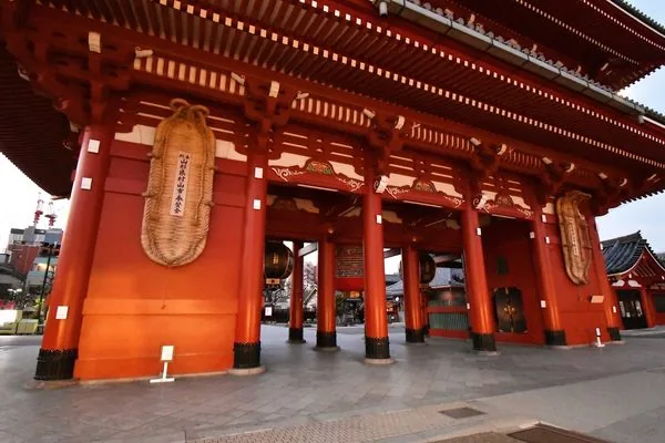 Owaraji (Giant Straw Sandals) – Tokyo, Japan