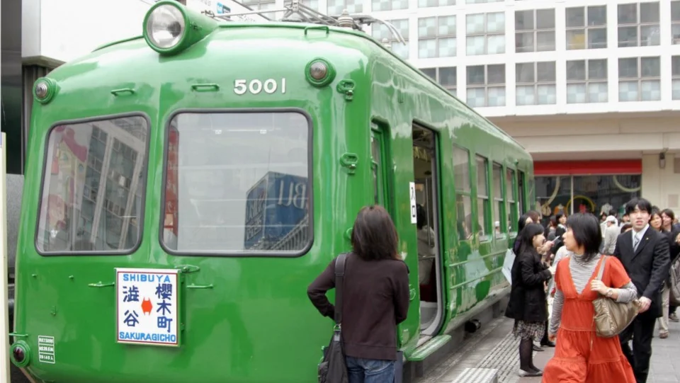 Shibuya's train-car tourist info center to be relocated to Akita