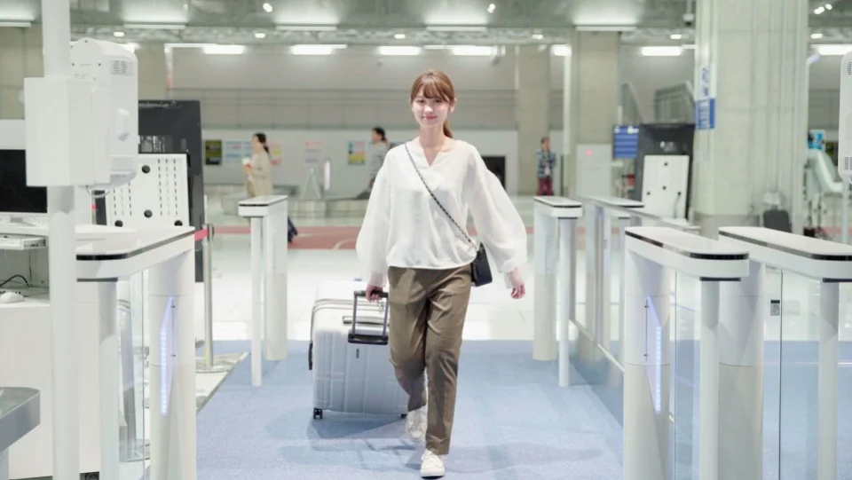 Japan to expand app-using customs declaration ahead of Olympics