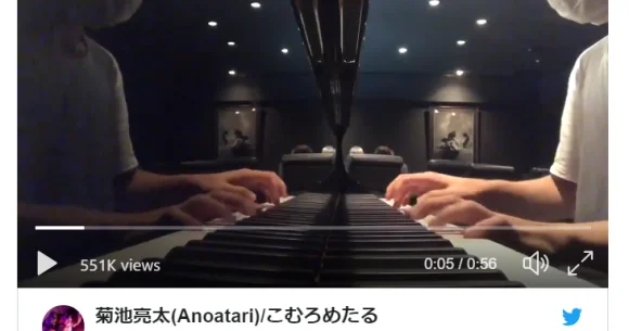 Japanese bar pianist plays beautiful version of Pokémon background music without anyone noticing