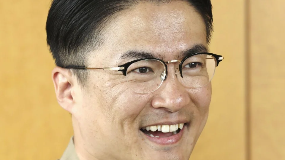 Japanese writer Ototake embarks on new challenge with robot legs