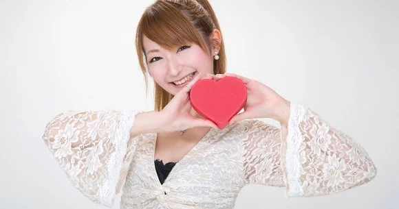 Japanese women explain why they give “obligation chocolate” to male coworkers on Valentine’s Day