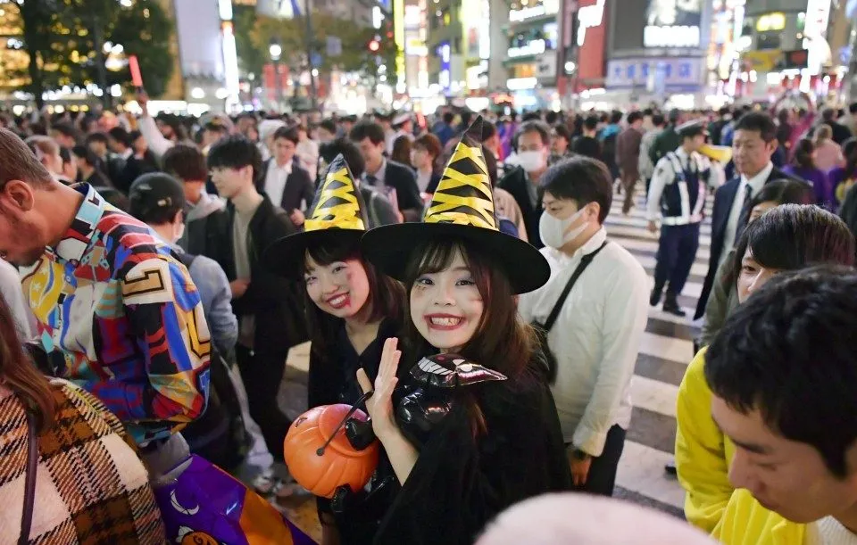 Tokyo's Shibuya sees high turnout on Halloween despite drinking ban