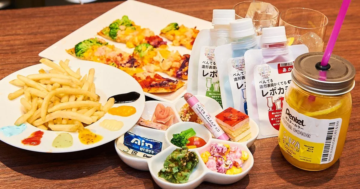 Pentel opens All-You-Can-Draw Rakugaki Café in Ginza
