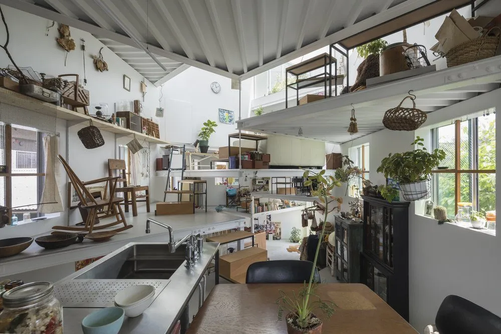 Anti-Decluttering House in Miyamotocho