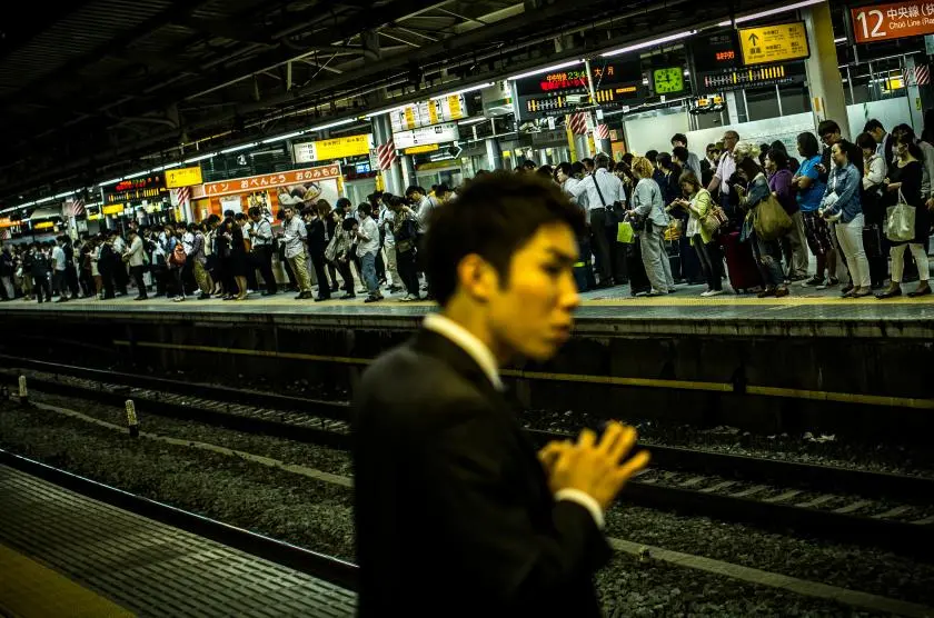 Paris vs Tokyo: the two different models for express commuter rail stopping patterns